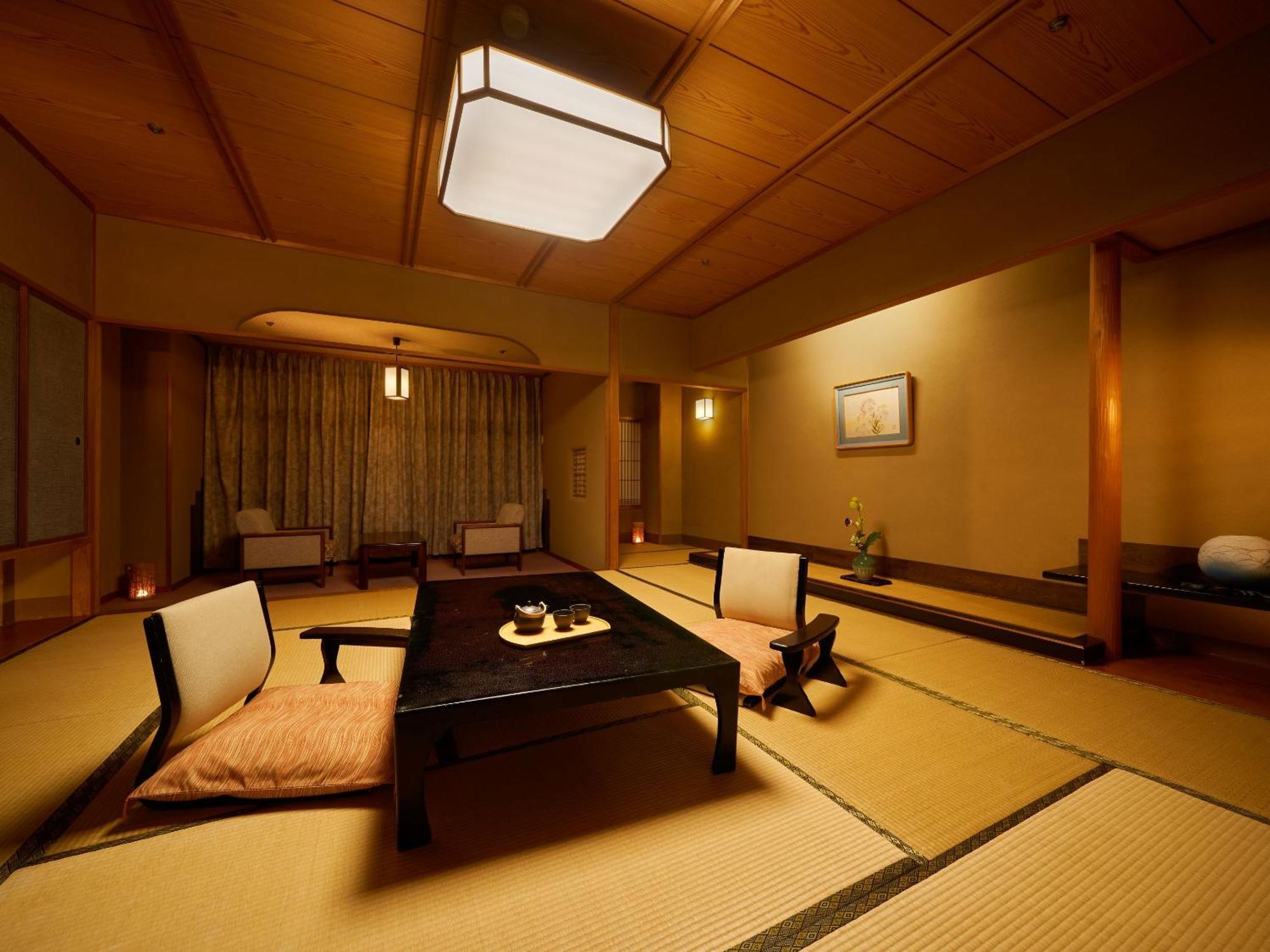 Ooedo Onsen Monogatari Premium Saiki Bekkan Misasa Chambre photo